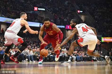 米切尔轰71分德罗赞空砍44分 骑士加时擒公牛nba新浪竞技风暴新浪网