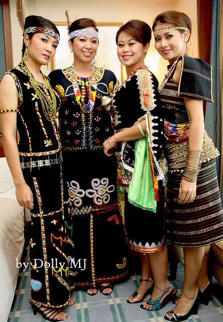 www.pandanholiday.com Traditional Costume of Sabah (Malaysia) # ...