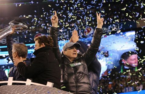 Team owner Paul Allen plays 'big licks' at Seahawks Super Bowl ...