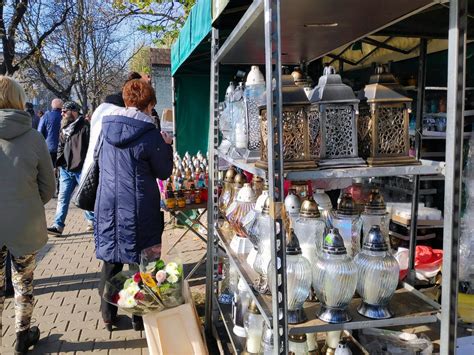 Czy Dzień Zaduszny jest wolny od szkoły i pracy Wprost