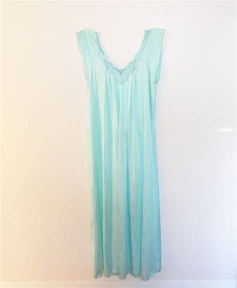 Vintage Vanity Fair Lingerie Baby Doll Nylon Nightgow Gem