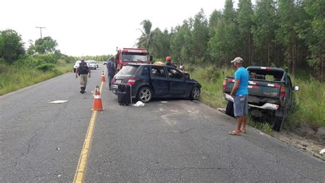 Batida Entre Dois Carros Deixa Um Morto E Sete Feridos Na Bahia Diz