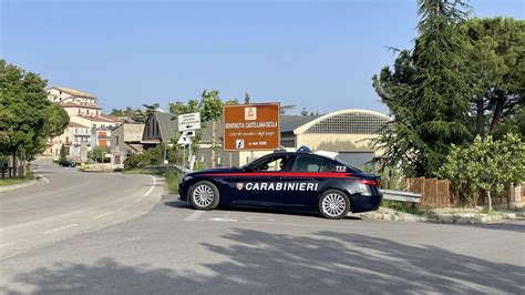 Furto In Un Abitazione Di Castellana Intervengono I Carabinieri E