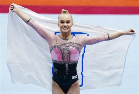 Melnikova Primera Campeona Mundial Rusa De Gimnasia Desde 2010