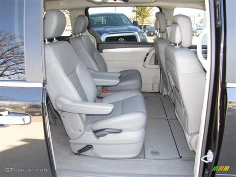 2010 Volkswagen Routan SEL Premium interior Photo #45234337 | GTCarLot.com