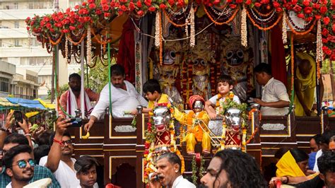 Jagannath Rath Yatra जगन्नाथ रथ यात्रा में राष्ट्रपति मुर्मू भी हुईं