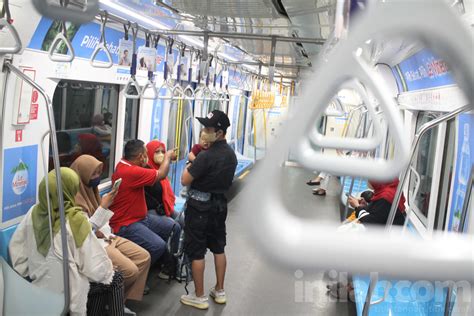 Foto Suasana Mrt Yang Kini Bolehkan Penumpang Tak Bermakser