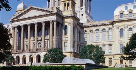 illinois-state-capitol - Illinois Pictures - Illinois - HISTORY.com