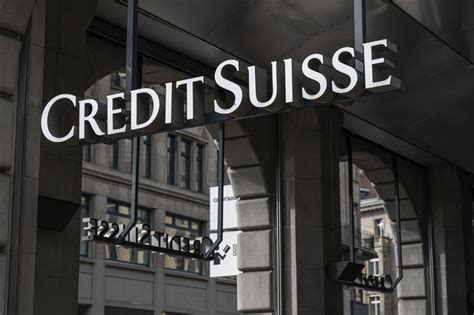 UBS To Move Investment Bankers Traders To Credit Suisses New York