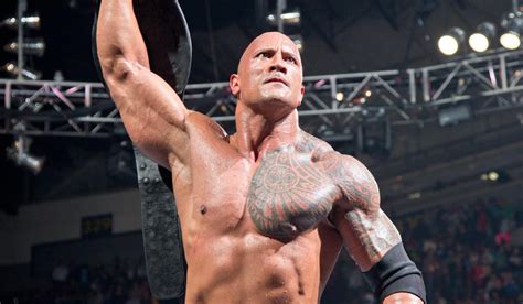 The Rock deja entrever un posible regreso a WWE Enfrentará a Roman