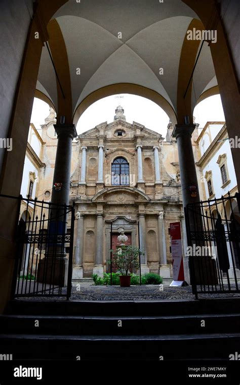 Albergo Delle Povere Hi Res Stock Photography And Images Alamy