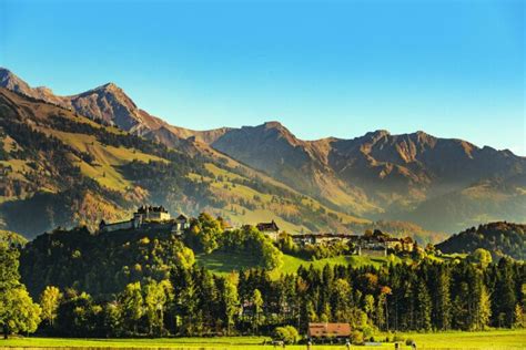 Mittelalterliches Städtchen Gruyères Ein Juwel am Fusse der Voralpen