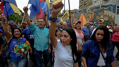 Manifestations politiques au Venezuela sur fond de crise économique