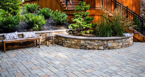 Retaining Walls And Free Standing Walls Beauty And Function To Your Design