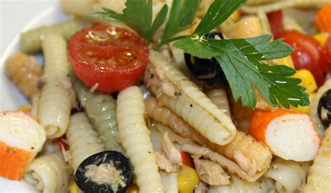 Amanida De Pasta Amb Tonyina Cranc I Tom Quet Receptes De La Gourmeteria