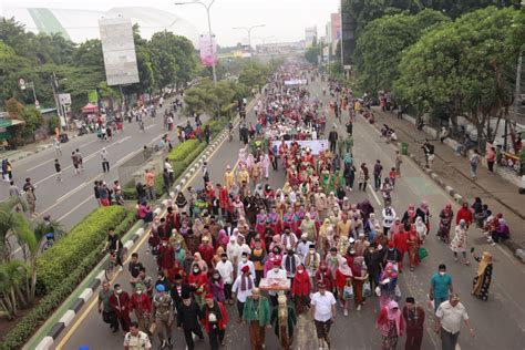 Pawai Hajatan Keren Orang Bekasi Warnai CFD Pekan Ini Berlangsung