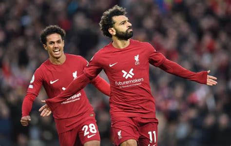 محمد صلاح يقود تشكيل ليفربول المتوقع أمام نابولي بدوري الأبطال