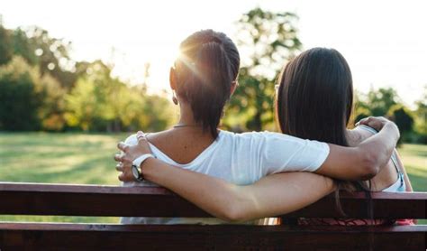 Istri Menjadi Lesbian Karena Tidak Mendapat Perhatian Suami
