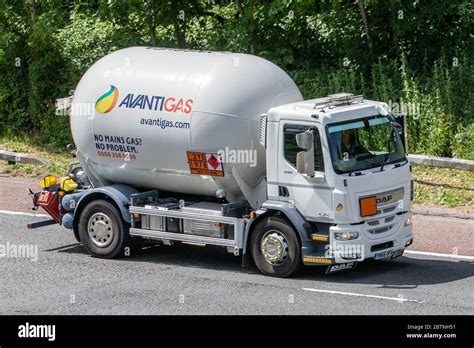 Gas Tanker Lorry High Resolution Stock Photography And Images Alamy