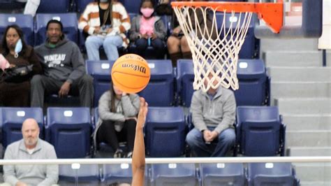 SCHS Lady Gamecock basketball streaks to 6-0 in region