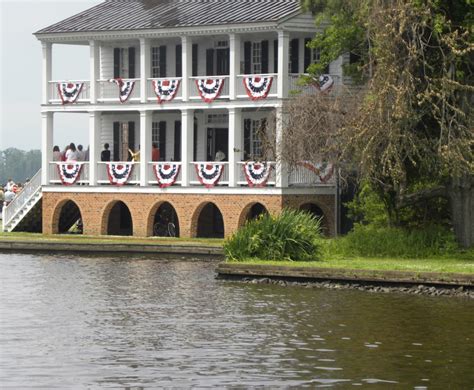 The Burlap Owl Primitives: Historic Edenton, NC