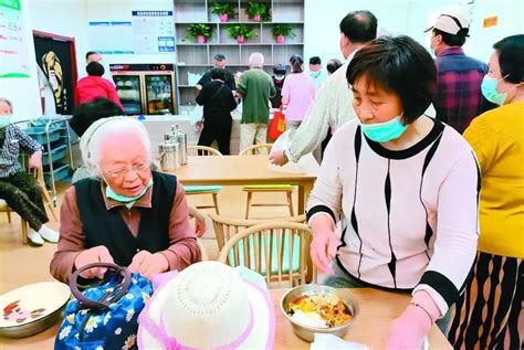 老年助餐服务：“一碗汤的距离”吃出“幸福味道”腾讯新闻