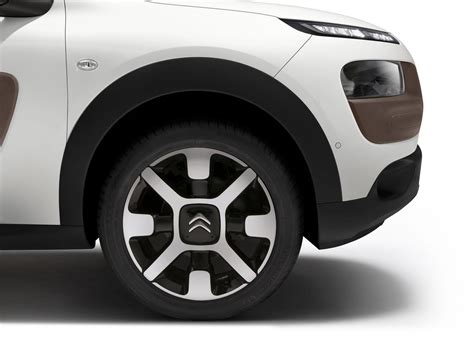 Citroen C4 Cactus Unveiled With Roof Mounted Airbag Citroen C4 Cactus