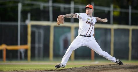 Canberra Cavalry Pitcher Steven Kent Honoured With Kent Oxspring Cup