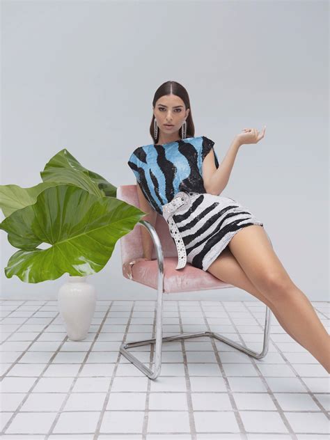 Emily Ratajkowski Sexy Photoshoot Hot Celebs Home