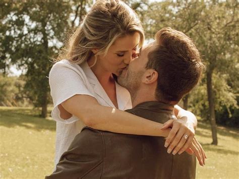 Zach Shallcross And Kaity Biggar Share Gorgeous Engagement Photos ‘i