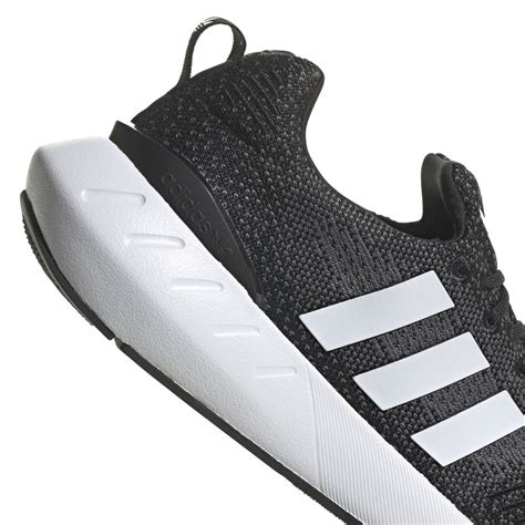 Adidas Swift Run Cblack Ftwwht Grefiv Suffern