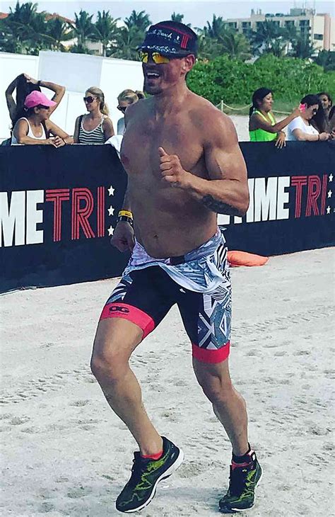 14 Hot Photos Of Steve Howey