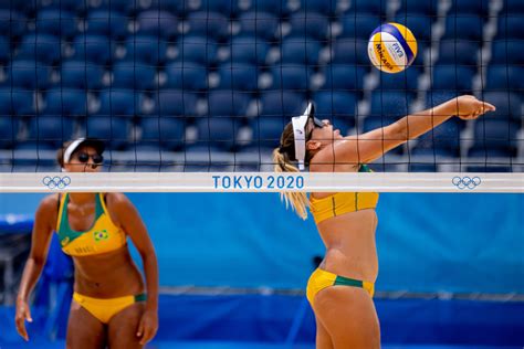 Mata mata do vôlei de praia feminino começa neste sábado veja horários