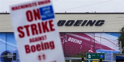 US Flugzeugbauer Boeing Bietet Streikenden 30 Prozent Mehr Lohn An