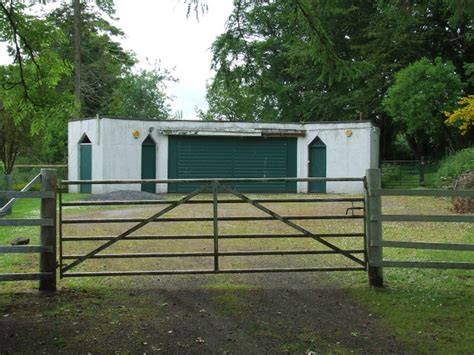 Garage At Cloak Cottage Thomas Nugent Cc By Sa Geograph