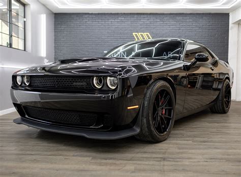 Dodge Challenger Hellcat Black