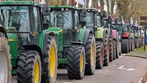 Les agriculteurs européens manifestent contre laccord UE Mercosur à