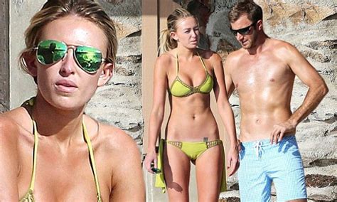 Saygılı yer Yüklendi paulina gretzky bikini ceza Aşağı in pef