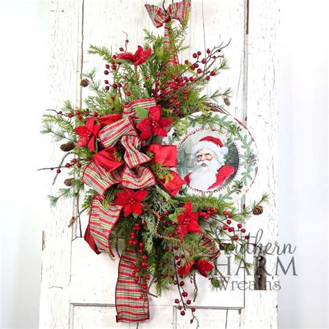 Diy Traditional Christmas Santa Wreath Southern Charm Wreaths