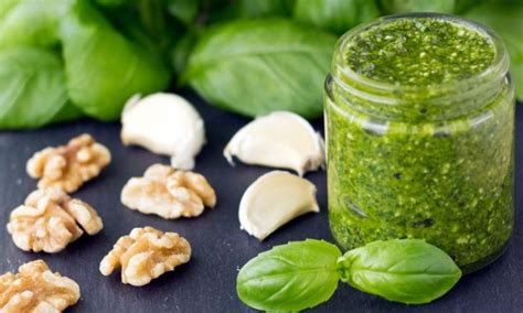 Pesto De Albahaca Y Nueces Una Receta Mil Opciones Confirmado