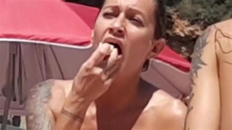 Voyeur Big Boob Topless Girl With Friends On Beach Porn Videos