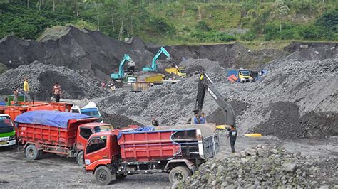 Petaka Di Penambangan Pasir Lereng Gunung Merapi Regional Liputan