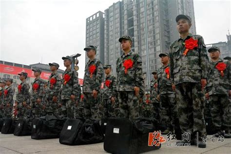 新兵入伍！首批100名湘西新兵啟程赴軍營 每日頭條