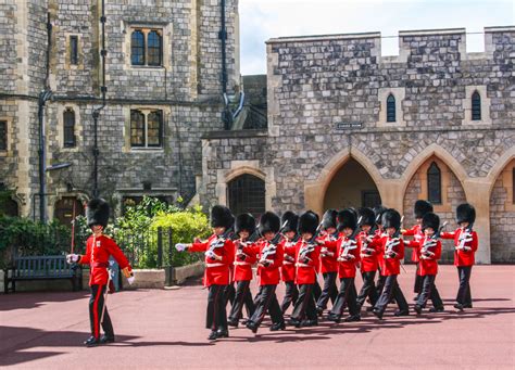 Changing Guard Ceremony in Windsor Castle jigsaw puzzle in Castles ...