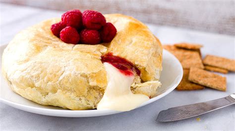 Raspberry Habañero Baked Brie Recipe