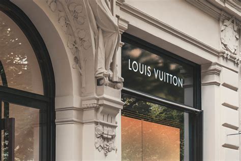 Inside Louis Vuitton s Louis Vuitton s Le Café V Jonathan Holmes