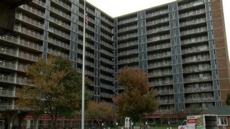 Residents Of Louisville Public Housing Apartment Complex Address Poor