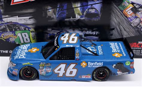 2017 Kyle Busch 3 Car Bristol Win Sweep Raced Diecast Set
