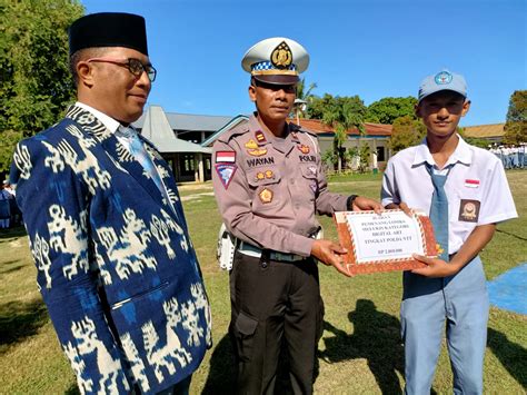 POLICE GOES TO SCHOOL Sosialisasi Tata Tertib Berlalulintas Upacara