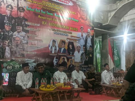 Mengenang Gus Dur Simbol Persatuan Keberagaman Dalam Perjalanan